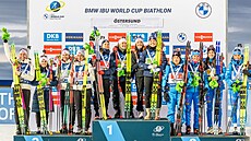 �eské biatlonistky na stupních vít�z� slaví t�etí místo v �enské �tafet� ve...