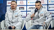 Michal Kr�má� mluví na tiskové konferenci p�ed startem biatlonové sezony.