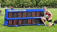 Jáchym Ková� pózuje se svým výsledkem.