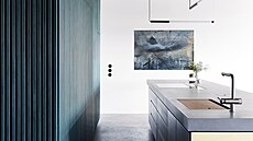 Zeleným nát�rem opat�ený dubový vroubkovaný box (truhlá�ství Lemberk) v sob�...