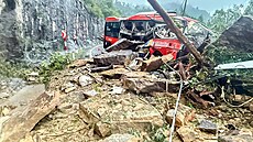 V provincii Khanh Hoa ve Vietnamu zasáhl v pond�lí pr�smyk Khanh Le sesuv p�dy....