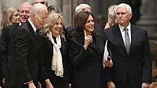 Zleva: Bývalý prezident USA Joe Biden, jeho man�elka Jill Bidenová, bývalá...