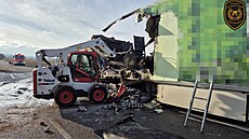 Po�ár kamionu u Otrokovic zablokoval dálnici D55. (22. listopad 2025)