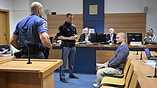 Krajský soud ve Zlín� za�al projednávat p�ípad pokusu o vra�du, kterého se...