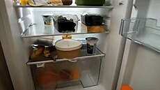 Patrik Hezucký ukázal nemocni�ní ledni�ku plnou ovoce. (25. listopadu 2025)