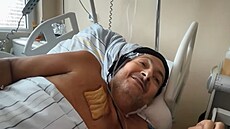 Patrik Hezucký byl ve viditeln� dobré nálad� a vtipkoval o obsahu kapa�ek. (25....