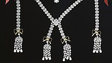 Drahocenný náhrdelník se nedochoval. Hrab�nka de la Motte jej rozebrala na...