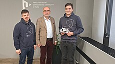 Prezident Petr Pavel dostal od studenta Západo�eské univerzity v Plzni Ji�ího...