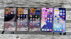 Apple iPhone 17 Pro Max a jeho p�edch�dci iPhone 16 Pro Max, 15 Pro Max, 14 Pro...