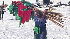 Rozmis�ování vlajek - �ervené ozna�ují nebezpe�í, zelené t�la.