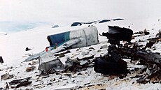 Trosky letounu na úbo�í sopky Erebus