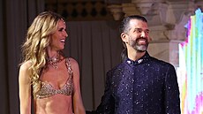 Bettina Andersonová a Donald Trump mlad�í na svatb� Netry Manteny a Vamsiho...