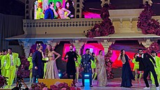 Bettina Andersonová a Donald Trump mlad�í s dal�ími hosty na svatb� Netry...