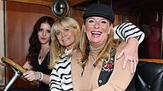 Lucie Bene�ová, její dcera Lara Matonohová a maminka Ji�ina Bene�ová (20....