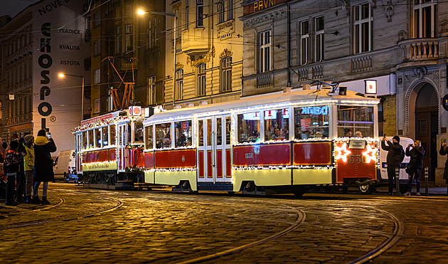 MHD v Praze o Vánocích 2025: metro třikrát za hodinu, noční autobusy už od 18 hodin