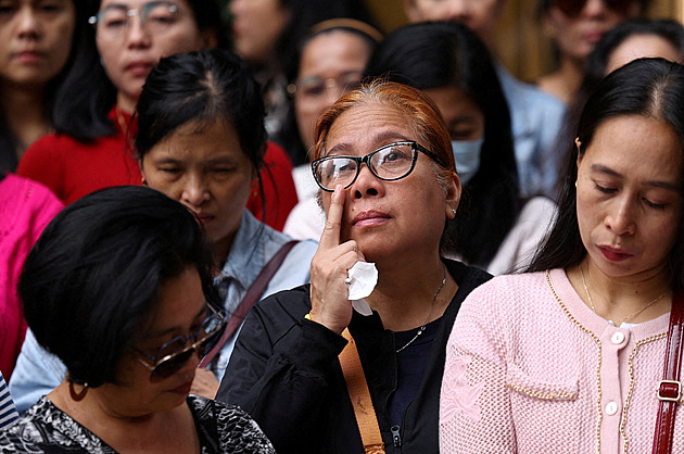 Tragická bilance požáru v Hongkongu dál roste. Obětí je už přes 140