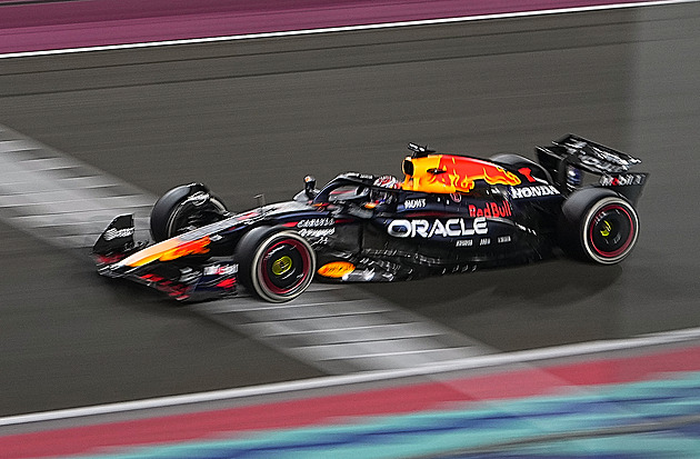 V Kataru vyhrál Verstappen před Piastrim, o titulu F1 rozhodne poslední závod