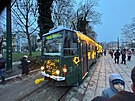 V�no�n� tramvaj u� jezd�. Prvn� z�jemci se s n� svezli o prvn� adventn� ned�li....