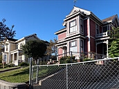 Udr�ované domy v plné kráse p�ipomínají �starou dobrou Anglii�.