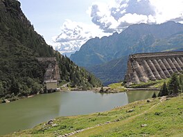 Plánovaným cílem výstavby bylo, �e Diga del Gleno � P�ehrada Gleno poslou�í k...