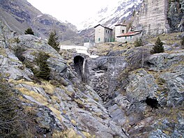 Od protr�ení hráze a� k b�eh�m jezera Iseo to vod� trvalo necelých p�ta�ty�icet...