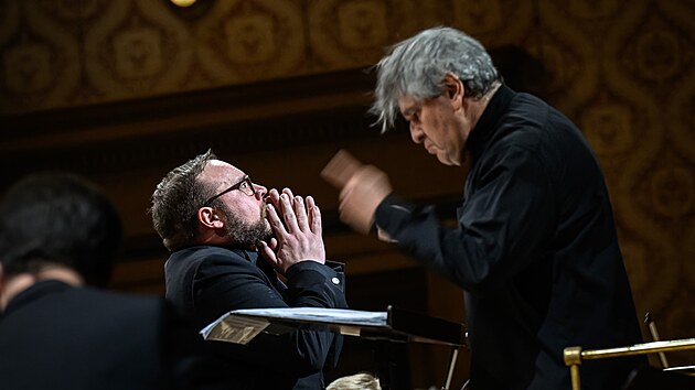 Barytonista Brian Mulligan a dirigent Antonio Pappano p�i proveden� opery V�ze� od Luigiho Dallapiccoly s �eskou filharmoni�