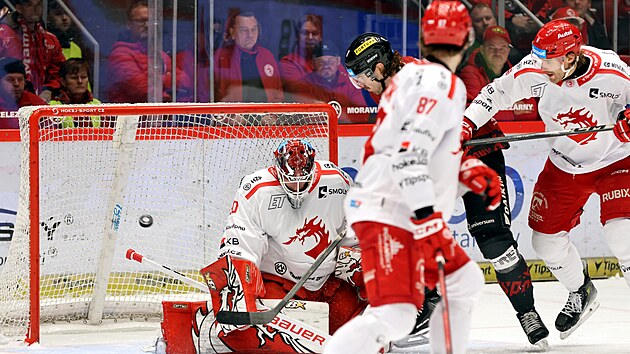 Mark Pysyk st��l� g�l Sparty do branky t�ineck�ho Ond�eje Kacetla.