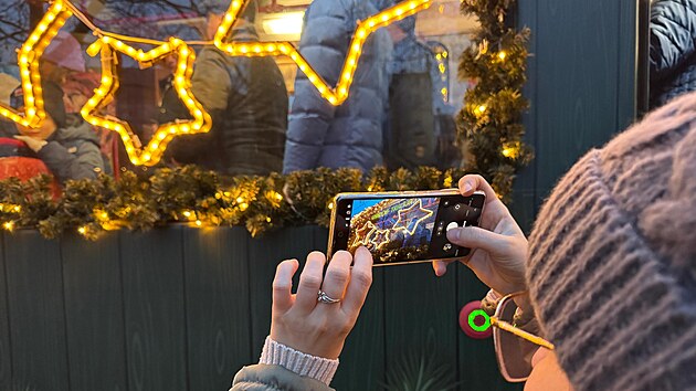 Vnon tramvaj u jezd. Prvn zjemci se s n svezli o prvn adventn nedli. (30. listopadu 2025)