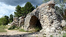 Stavebn� zachovalé poz�statky akvadukt� dnes mají asi osmdesát metr� délky.