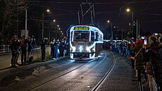 Po celý advent a� do T�í král� mohou cestující potkávat v pra�ských ulicích...