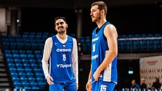 Tomá� Satoranský (vlevo) a Martin Peterka p�i tréninku p�ed utkáním kvalifikace...