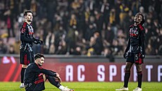 Zklamaní hrá�i Sparty po prohraném zápase s Pardubicemi.