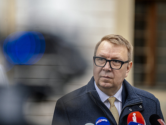 Ale� Juchelka (ANO) odchází po konzultacích s prezidentem Petrem Pavlem. (1....