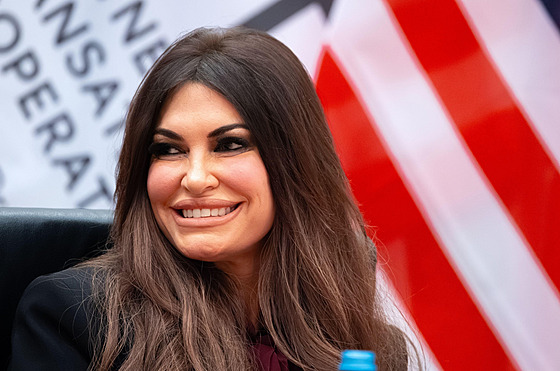 Velvyslankyn� v �ecku Kimberly Guilfoyleová b�hem setkání iniciativy...