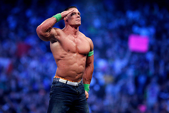 John Cena slaví vít�zství b�hem galave�era WrestleMania XXX (6. dubna 2014)