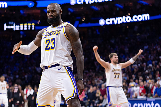 LeBron James slaví úsp�nou akci.