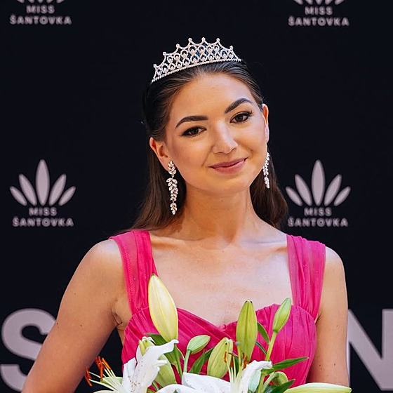 Aneta Kubátová, moderátorka basketbalového D��ína.