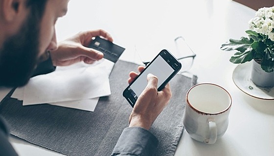 Online podvody se vyvíjejí. Visa a KB radí, jak z�stat o krok nap�ed