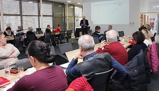 AI �kolení pro �editele st�eních �kol