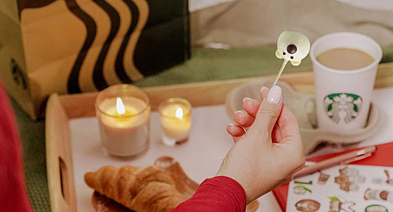 Starbucks roz�i�uje svou nabídku o �ty�i nové Matcha nápoje.