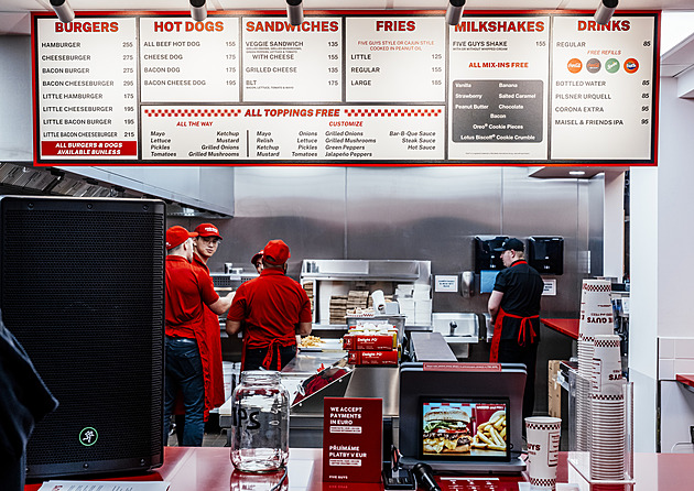 Česko loni přivítalo čtyřicet nových značek. Nejvíce v gastronomii a módě