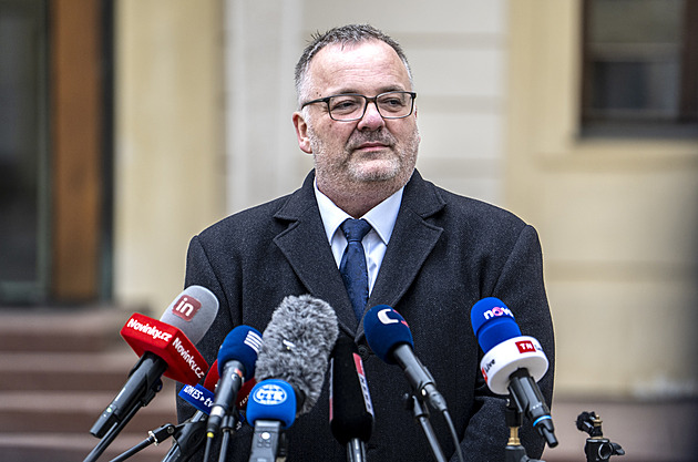 Adept na ministra se na Hradě omlouval za češtinu. Mluví jí měsíc, zažádá o občanství