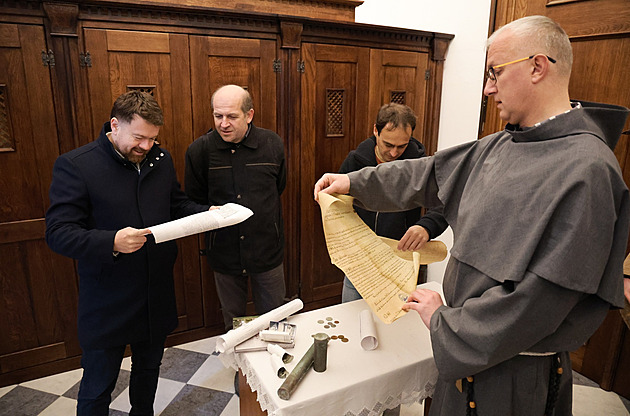 Pracovníkm Státního okresního archivu Bruntál se sídlem v Krnov se ji...