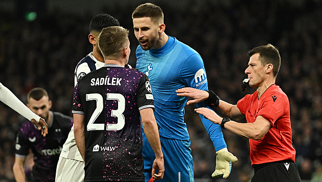 Tottenham - Slavia 3:0, vlastní gól Zimy, pak dvě penalty. A hosté zase nemají nic