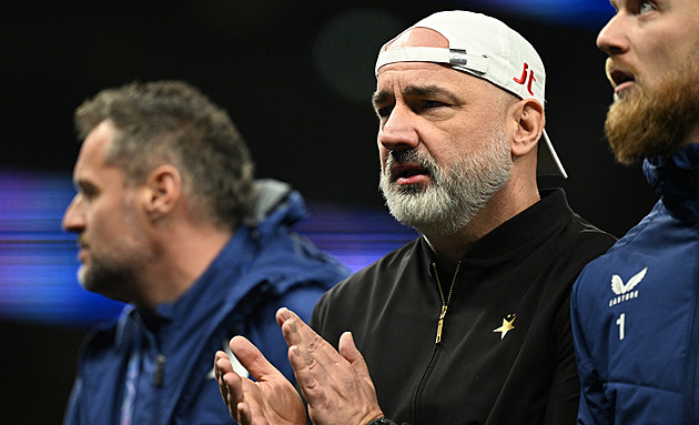 Sólo pro Kinského. Slávisté připravili dvě děkovačky. Kouč: Běhal mi mráz po zádech