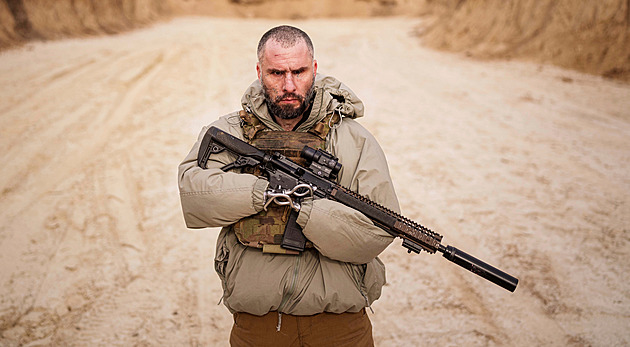 „Spáchal sebevraždu, není to hrdina.“ Blízcí ukrajinských vojáků čelí stigmatizaci