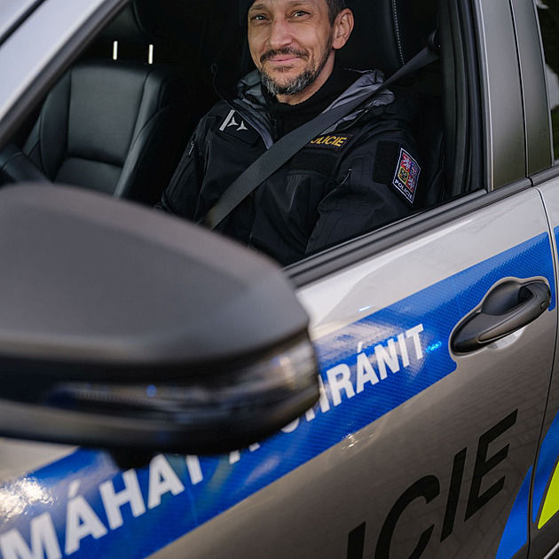 Česká policie zbrojí do terénu. Pořizuje si offroadovou legendu Toyota Hilux