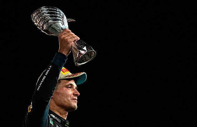 Slaboch. Málo průbojný. Až příliš hodný... Už ne! Odepisovaný Norris se nerozsypal