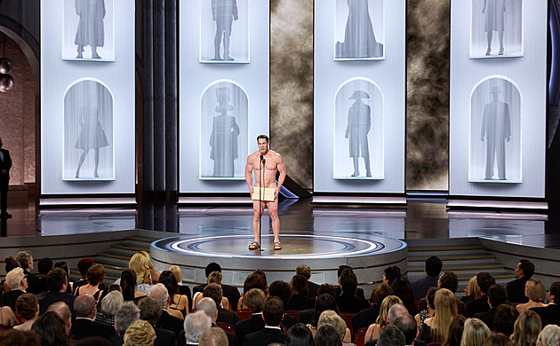 Nastoupil na Dvořáka a uškrtil Cenu. Ikona wrestlingu se rozloučila, fanoušci bučeli