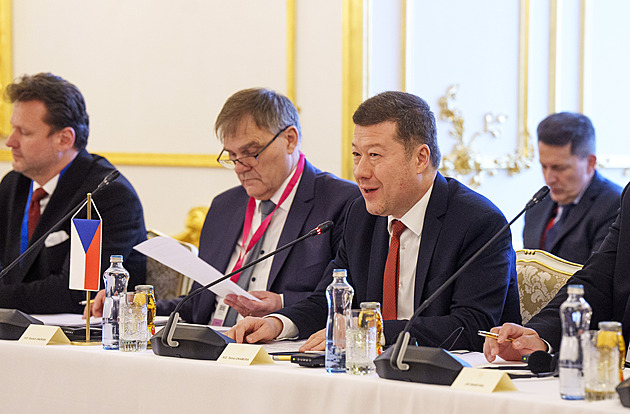 Okamurův druhý den v Bratislavě. Jednal s šéfy parlamentů Slovenska a Rakouska